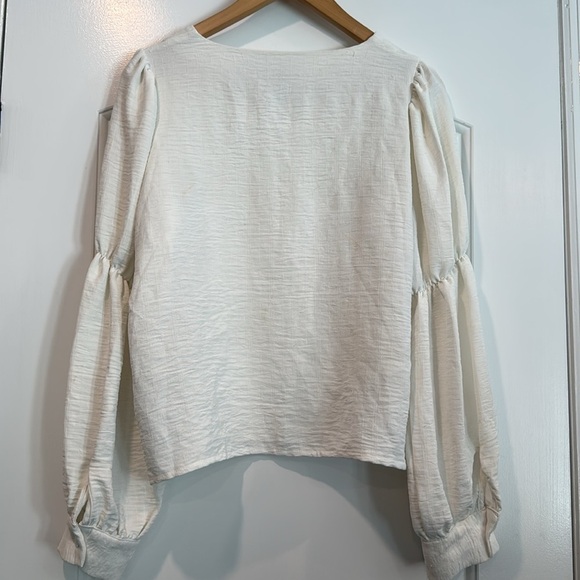 DAZY Women's White Cinched Sleeve Blouse Size XLarge - Picture 8 of 9